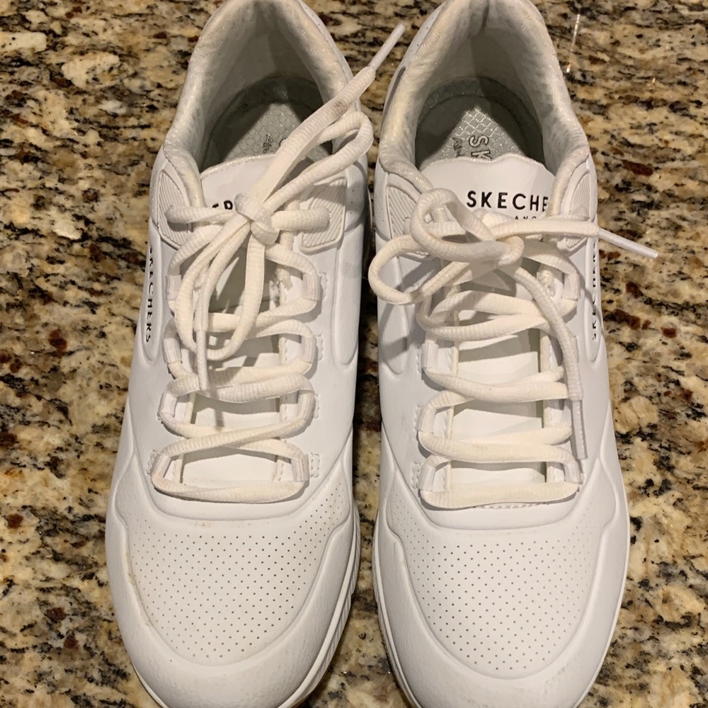 Sketchers Stand On Air Sneakers Size 9